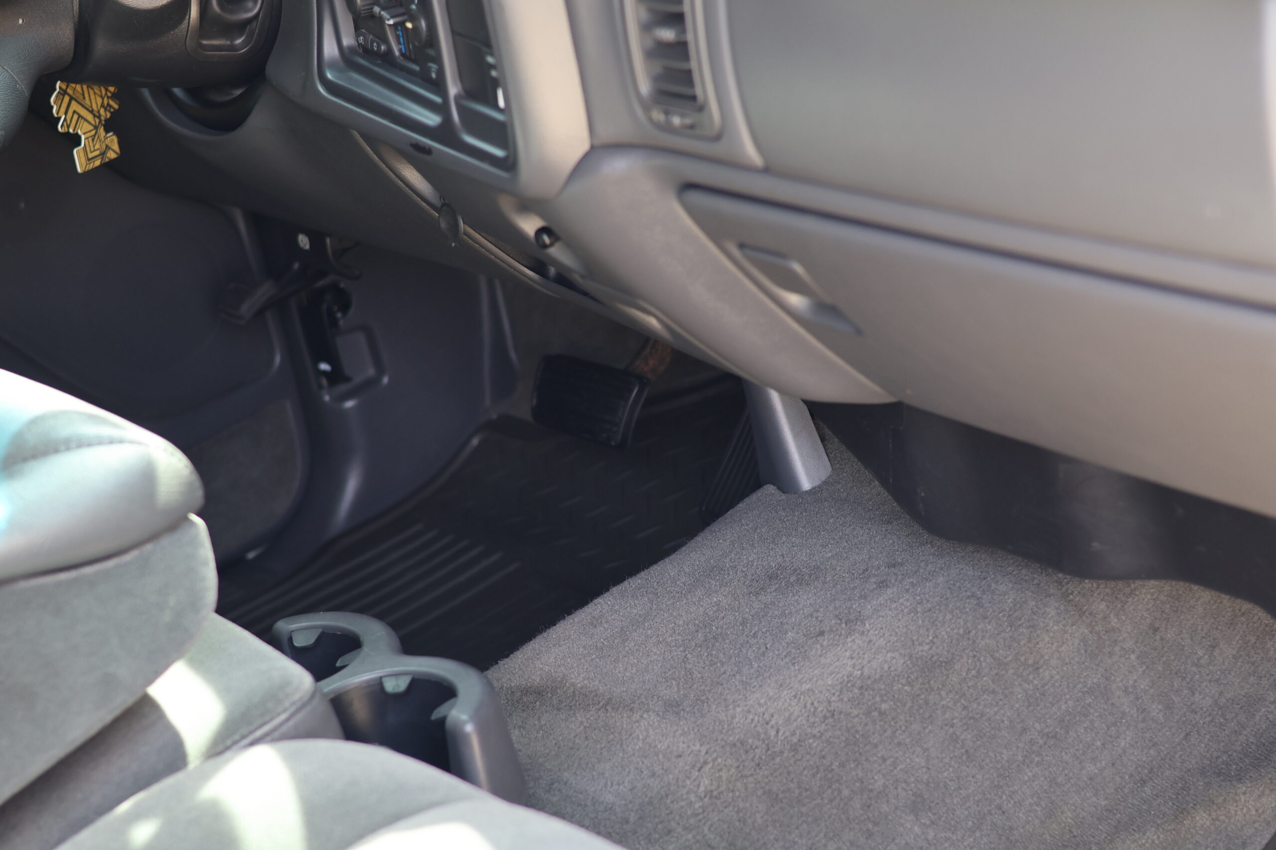 2003 Chevrolet Silverado 1500 Single Cab Short Box (5.3L V8) J