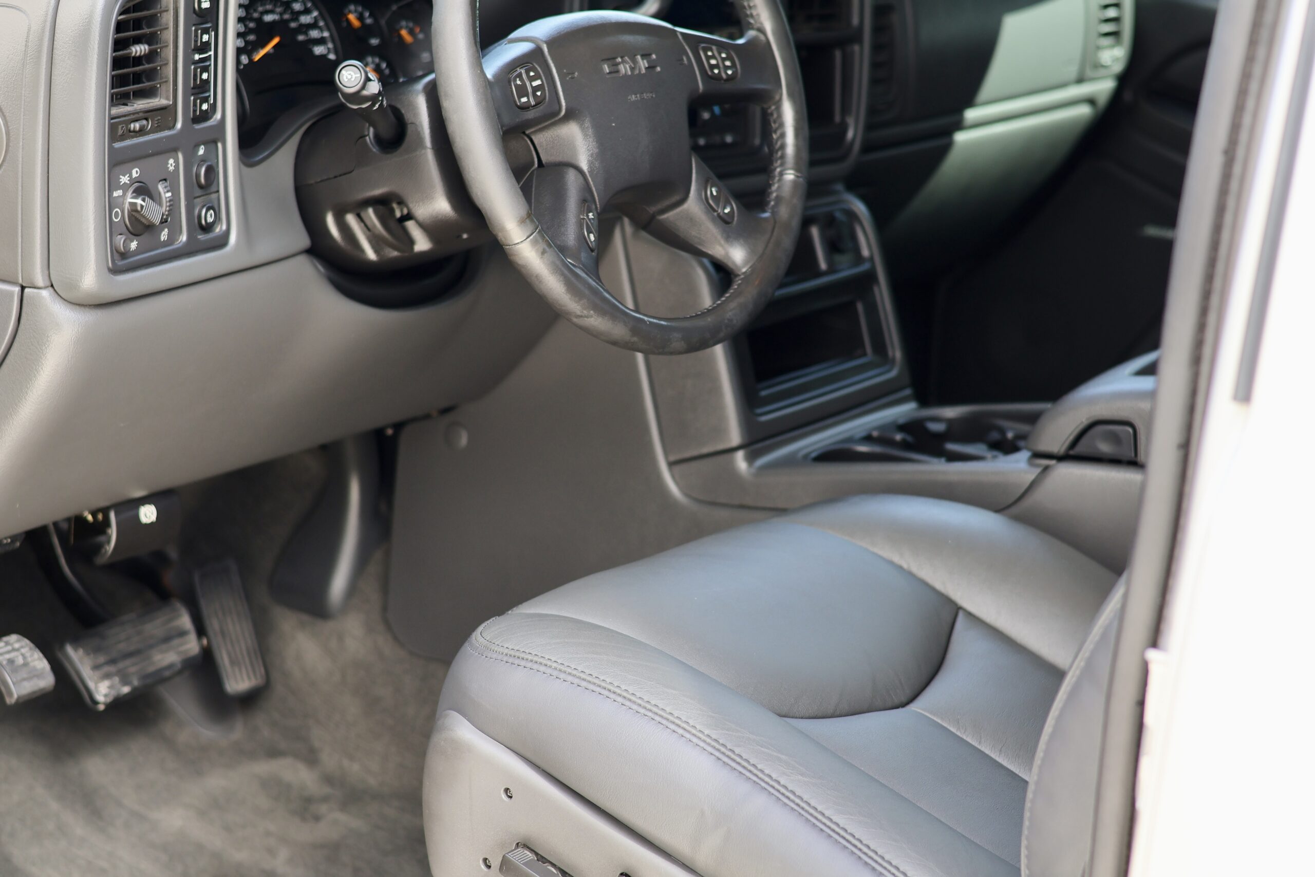 **SOLD**2005 GMC Sierra 1500 SLT Z71 5.3L 4×4 **80K MILES** J