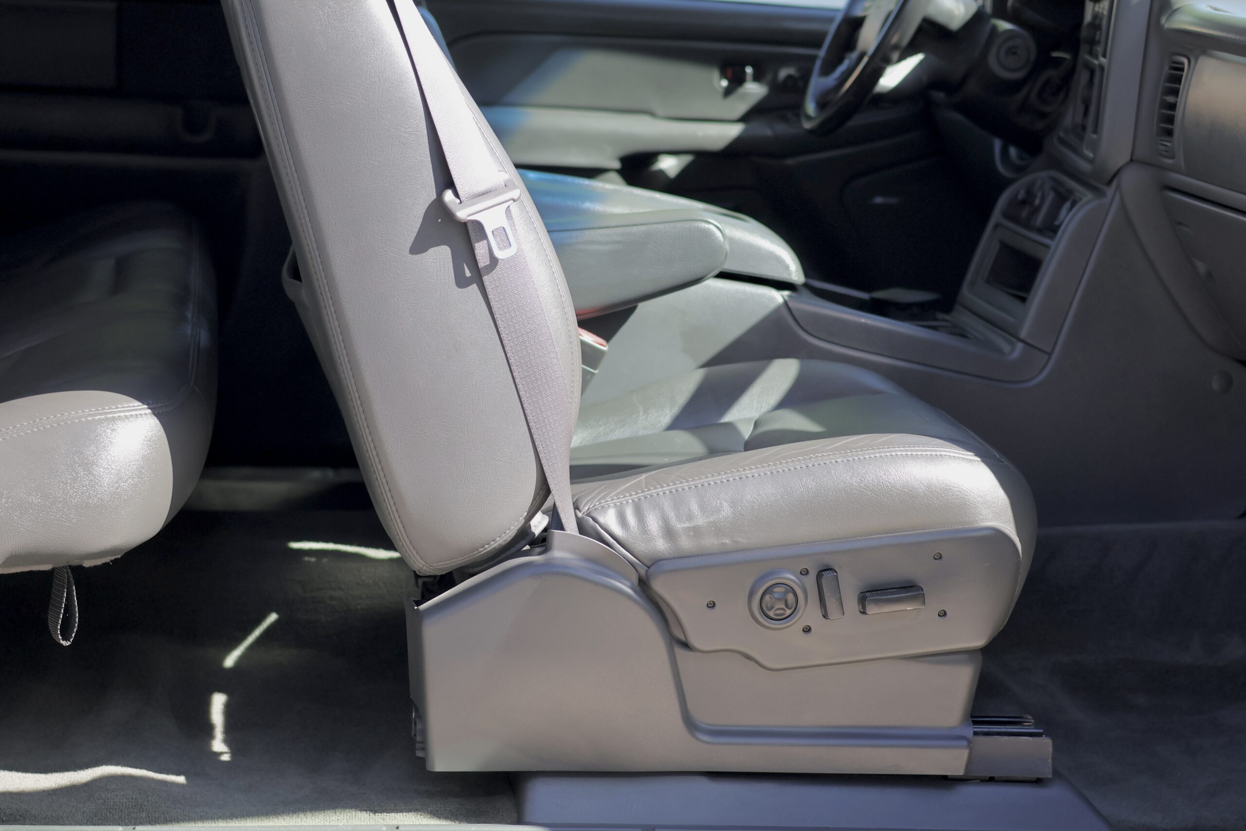 **SOLD**2004 Chevrolet Silverado 1500 LT Z71 4×4 5.3L **ONE OWNER