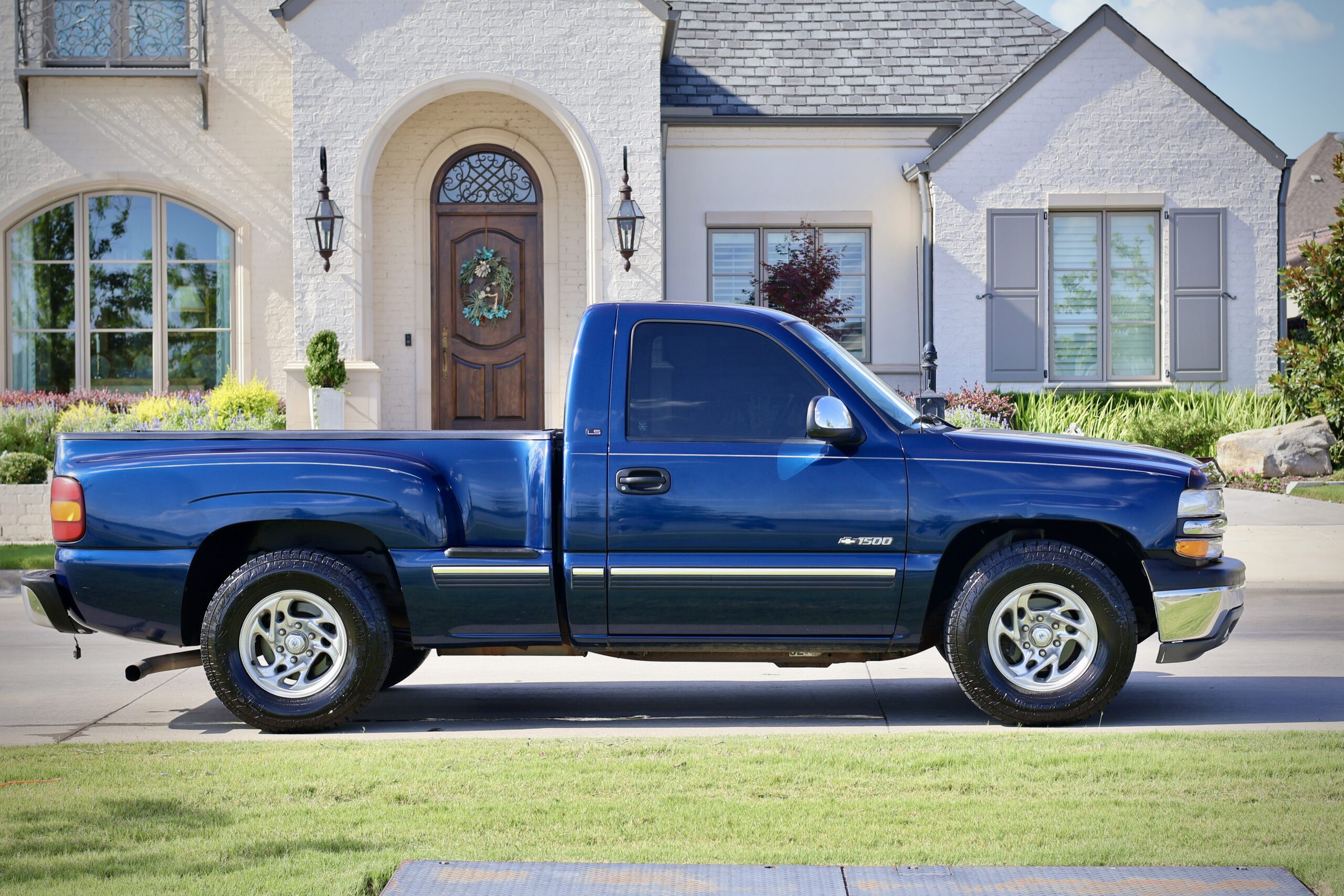 **SOLD** 2000 Chevrolet Silverado 1500 Stepside Single Cab 4.8L V8 – J