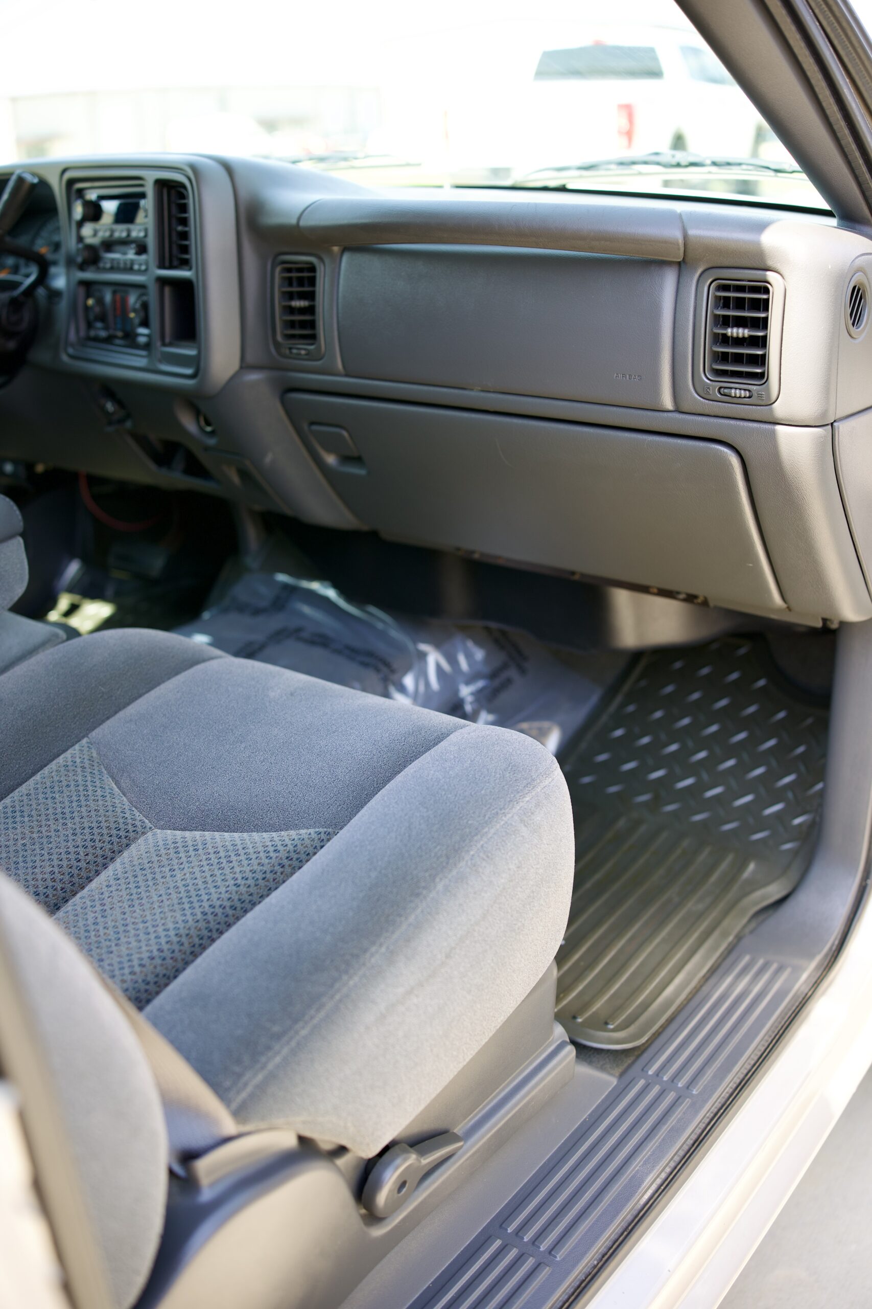 2005 Chevrolet Silverado 1500 LS - Photo 11