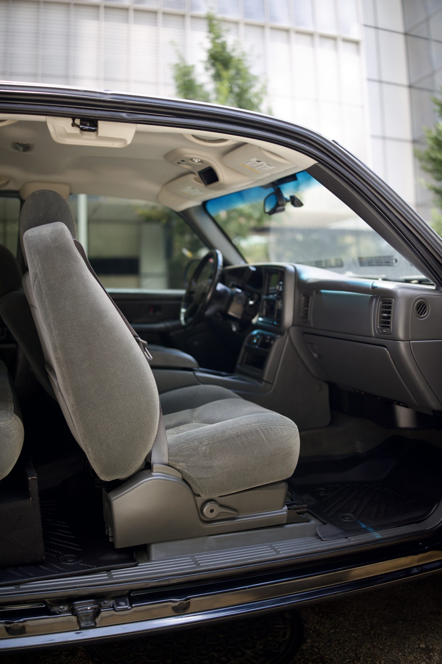 2004 Chevrolet Silverado 1500 LS - Photo 9