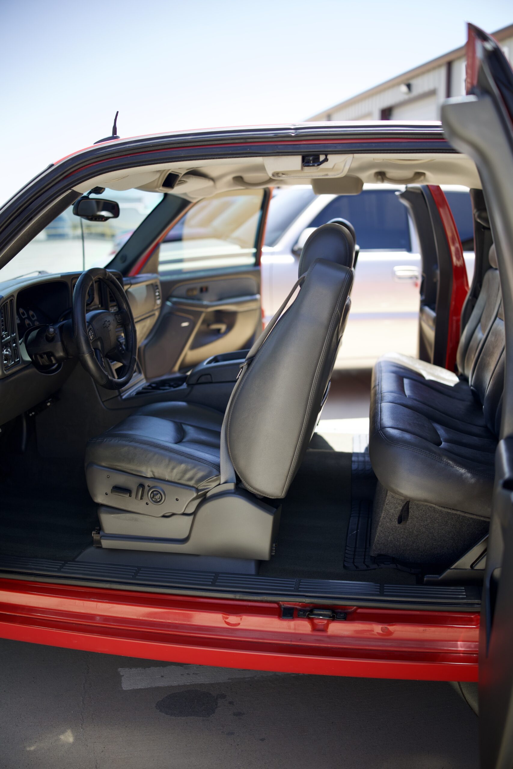 2003 Chevrolet Silverado 1500 SS - Photo 12