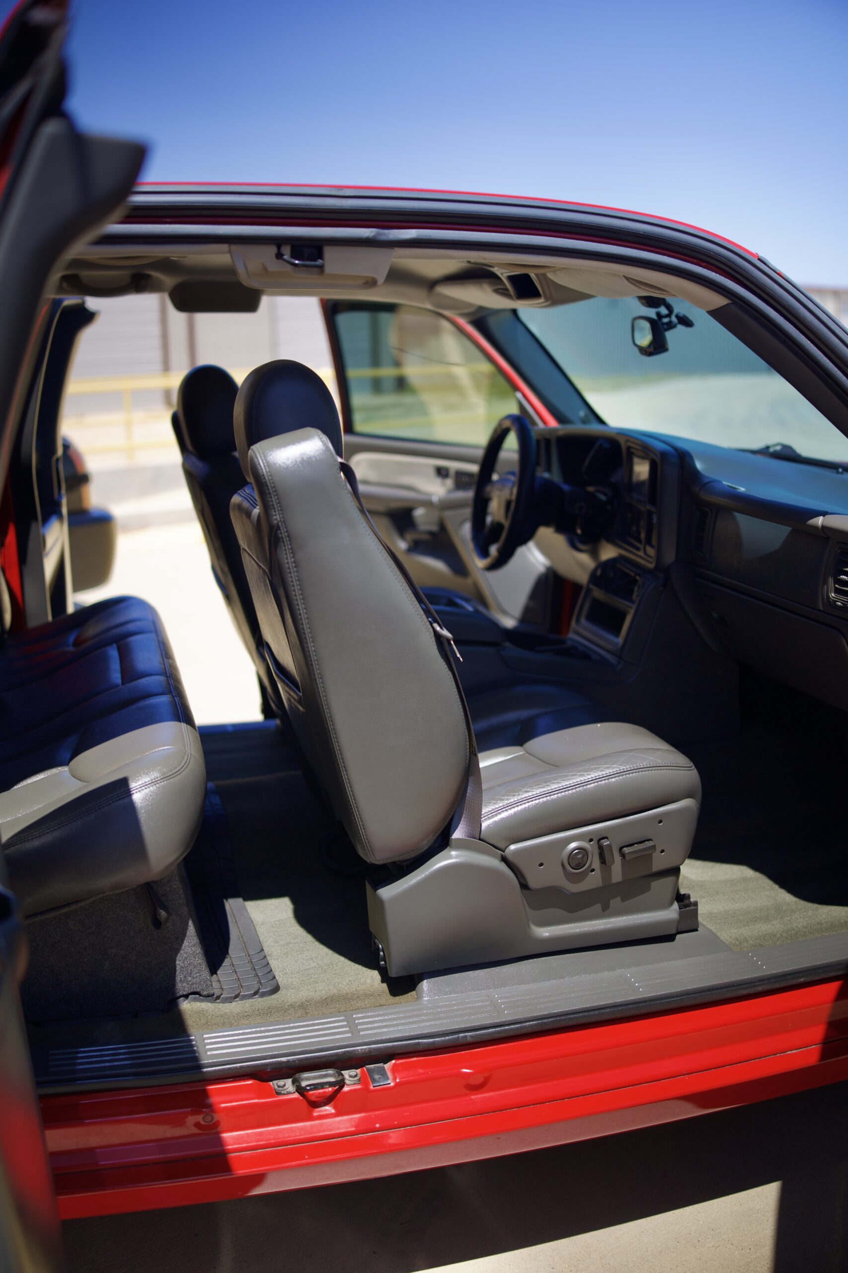 2003 Chevrolet Silverado 1500 SS - Photo 13